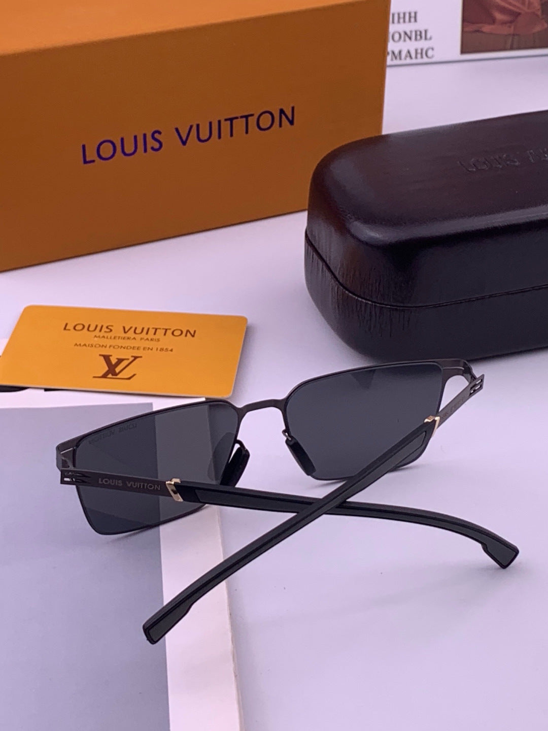 Louis Vuitton L516 Fashion Gold Lens Sunglasses for Men & Women - 381938 - detail image 6