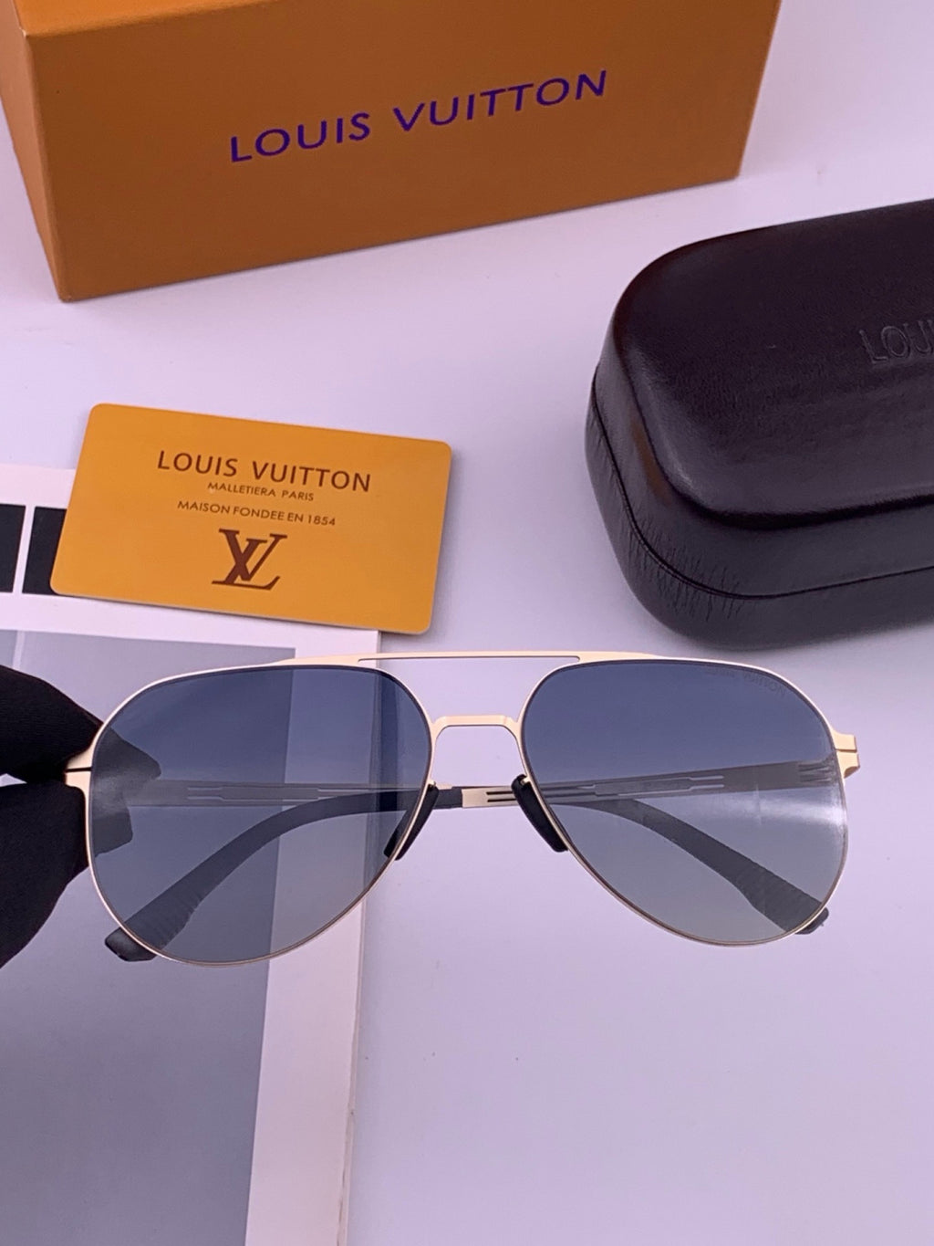 Louis Vuitton L39 Fashion Gold Lens Sunglasses for Men & Women - 381940