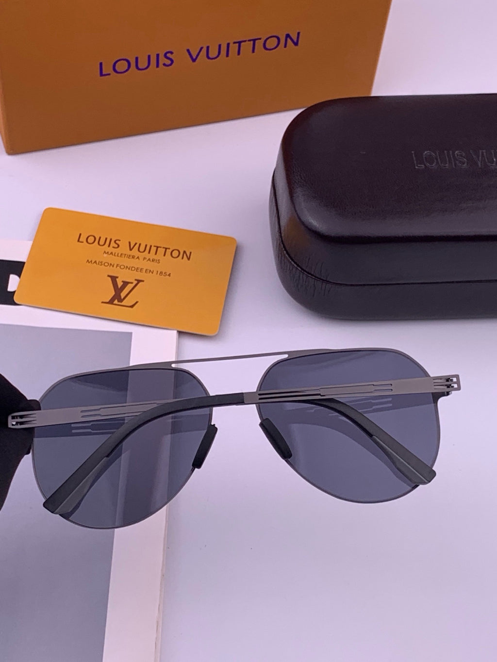 Louis Vuitton L39 Fashion Gold Lens Sunglasses for Men & Women - 381941 - detail image 5