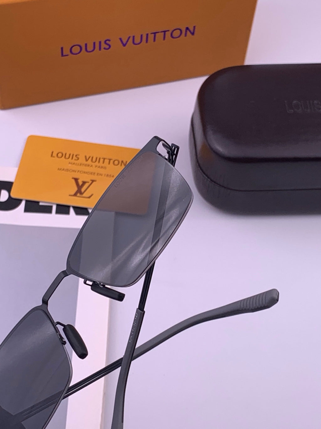 Louis Vuitton L510 Fashion Gold Lens Sunglasses for Men & Women - 381942 - detail image 5
