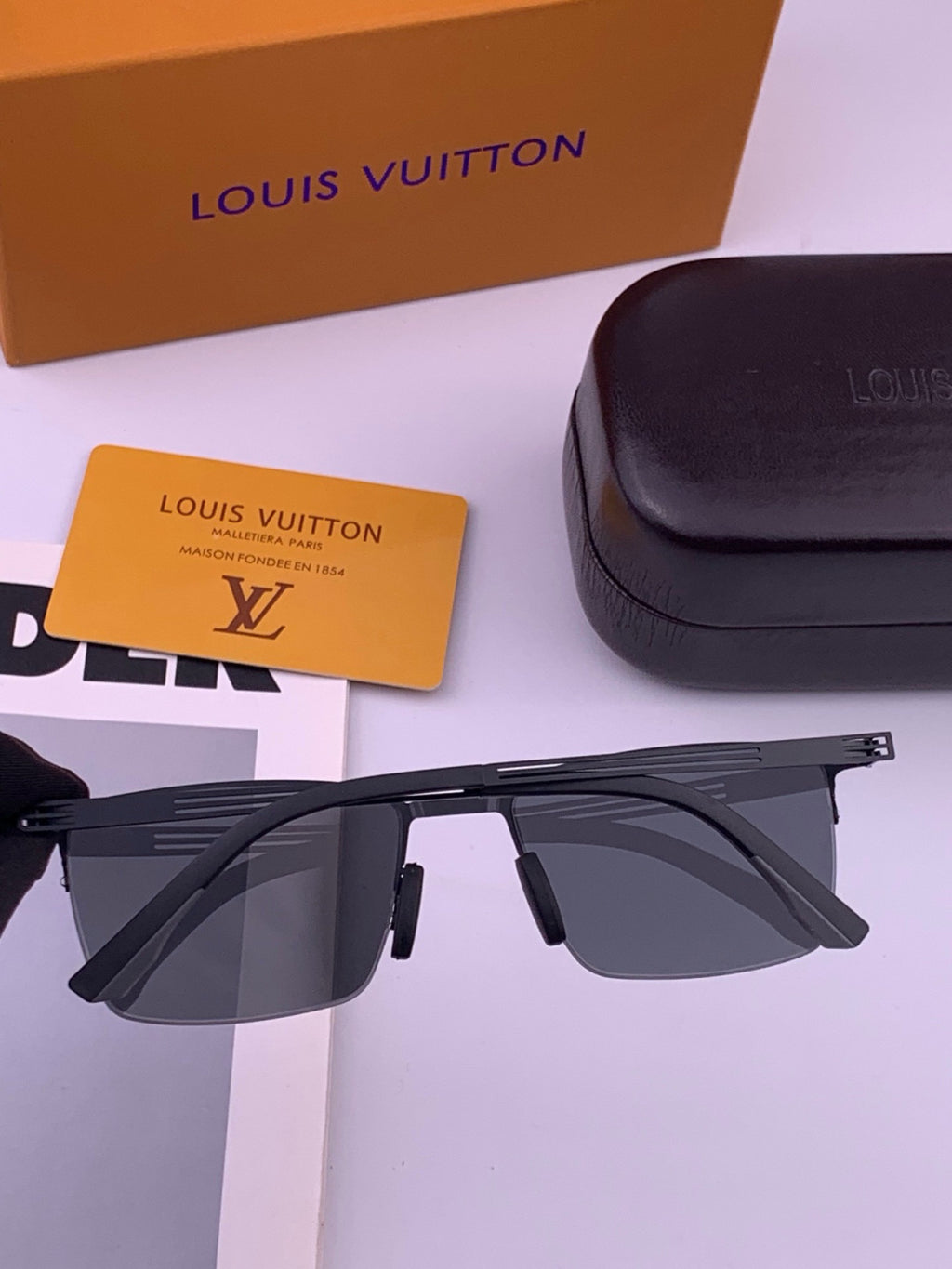 Louis Vuitton L510 Fashion Gold Lens Sunglasses for Men & Women - 381942 - detail image 4