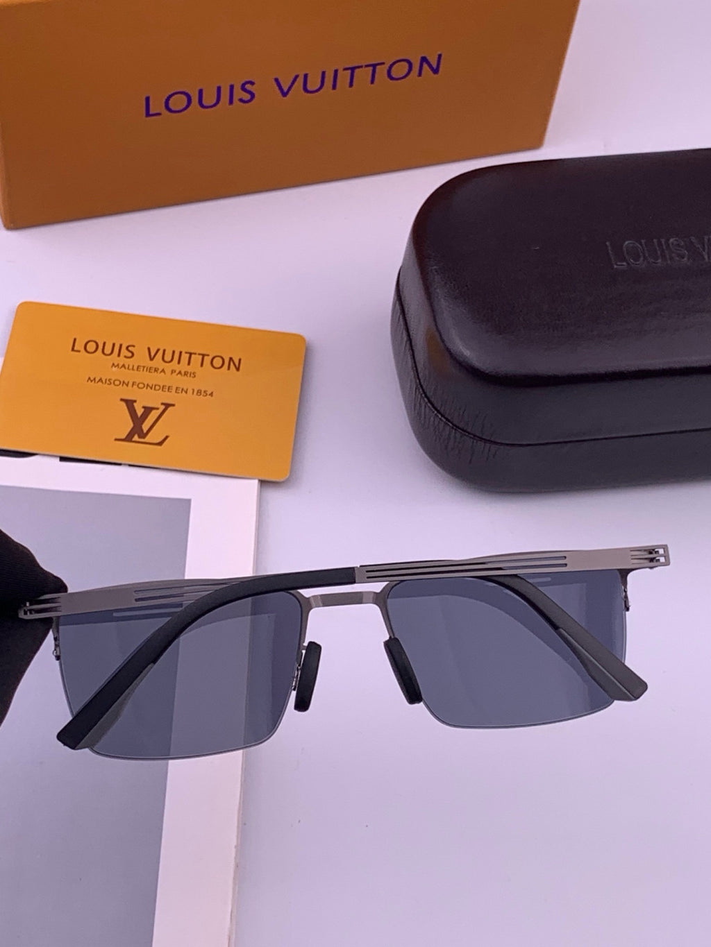 Louis Vuitton L510 Fashion Gold Lens Sunglasses for Men & Women - 381944 - detail image 4