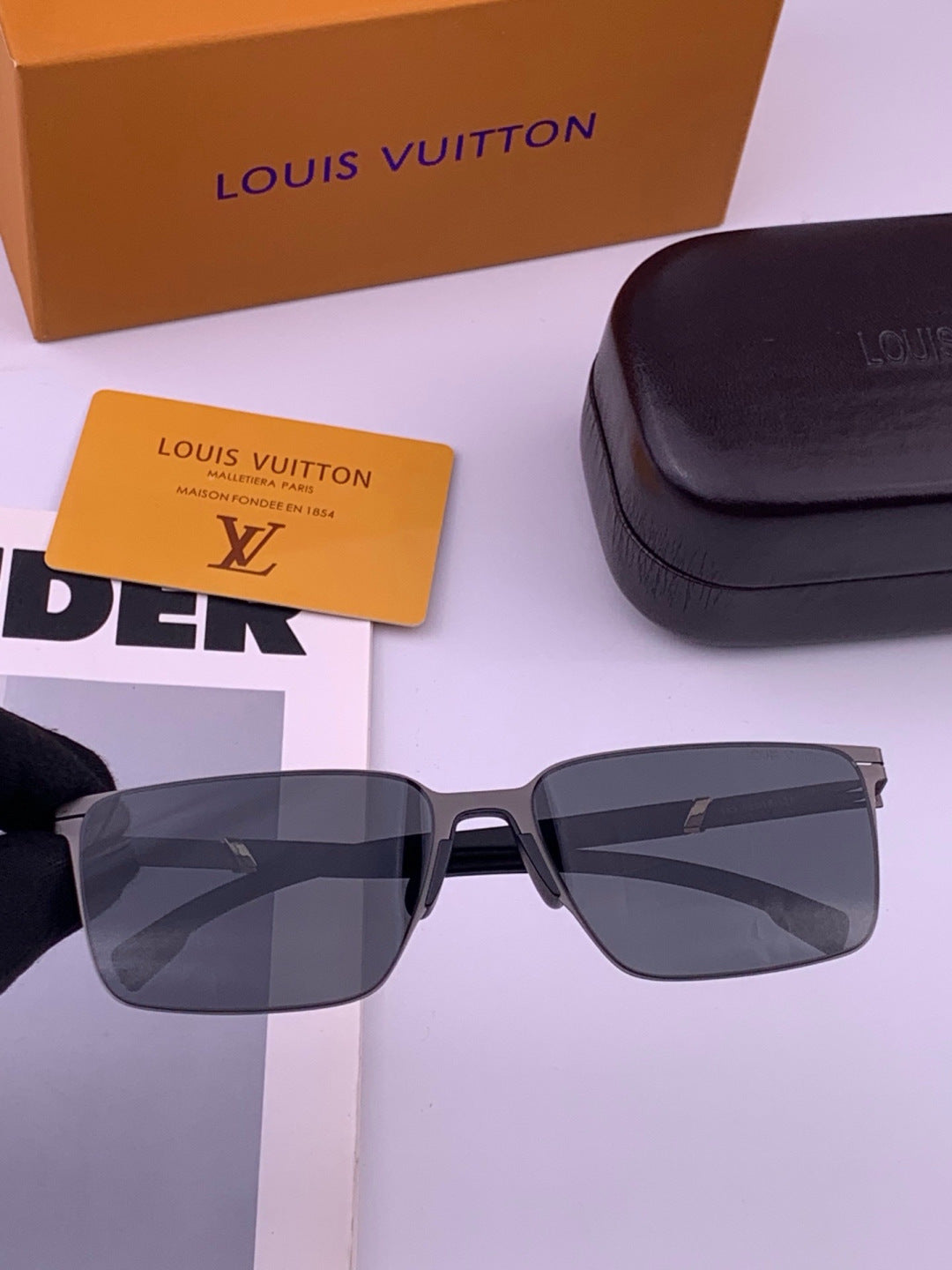 Louis Vuitton L316 Fashion Brown Lens Sunglasses for Men & Women - 381947
