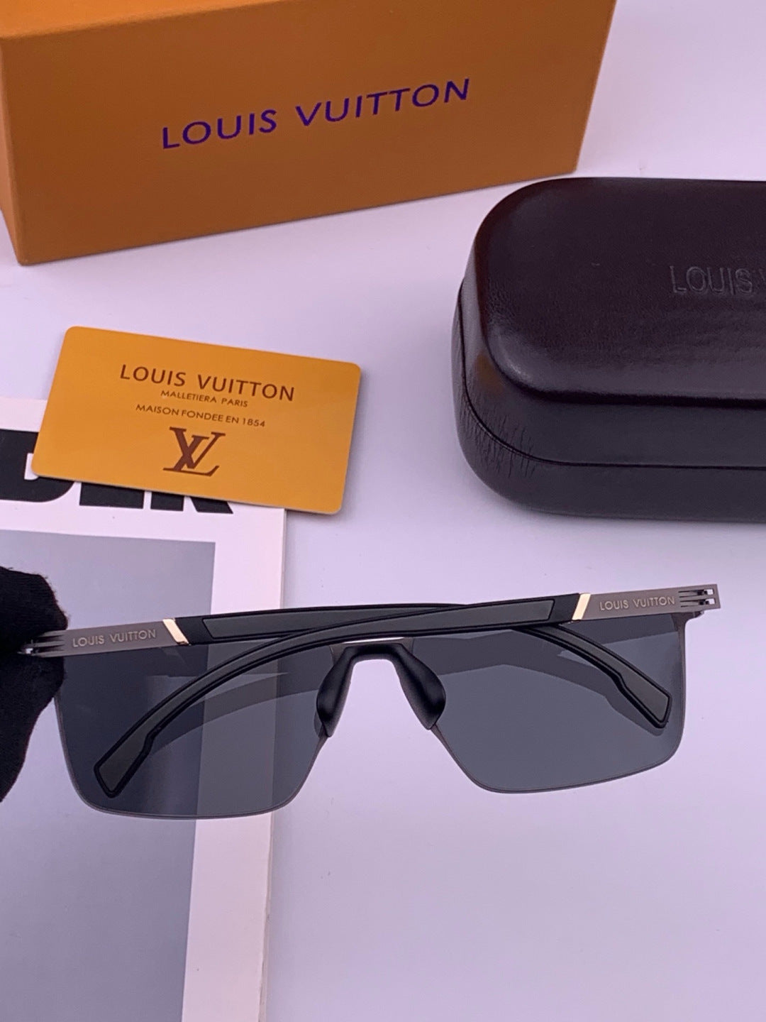 Louis Vuitton L316 Fashion Brown Lens Sunglasses for Men & Women - 381947 - detail image 5