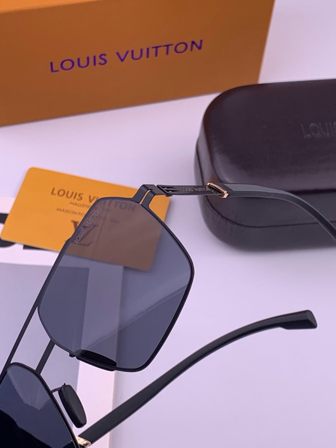 Louis Vuitton L313 Fashion Gold Lens Sunglasses for Men & Women - 381948 - detail image 3