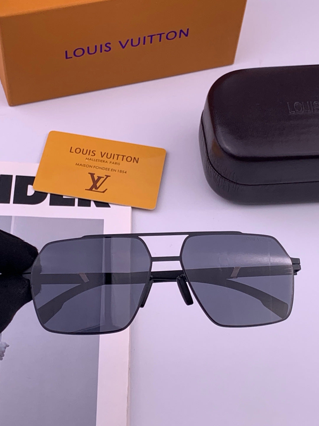 Louis Vuitton L313 Fashion Gold Lens Sunglasses for Men & Women - 381948