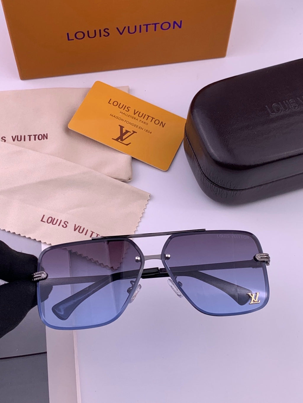Louis Vuitton L91747 Aviator Orange Lens Sunglasses for Men & Women - 381834 - detail image 3