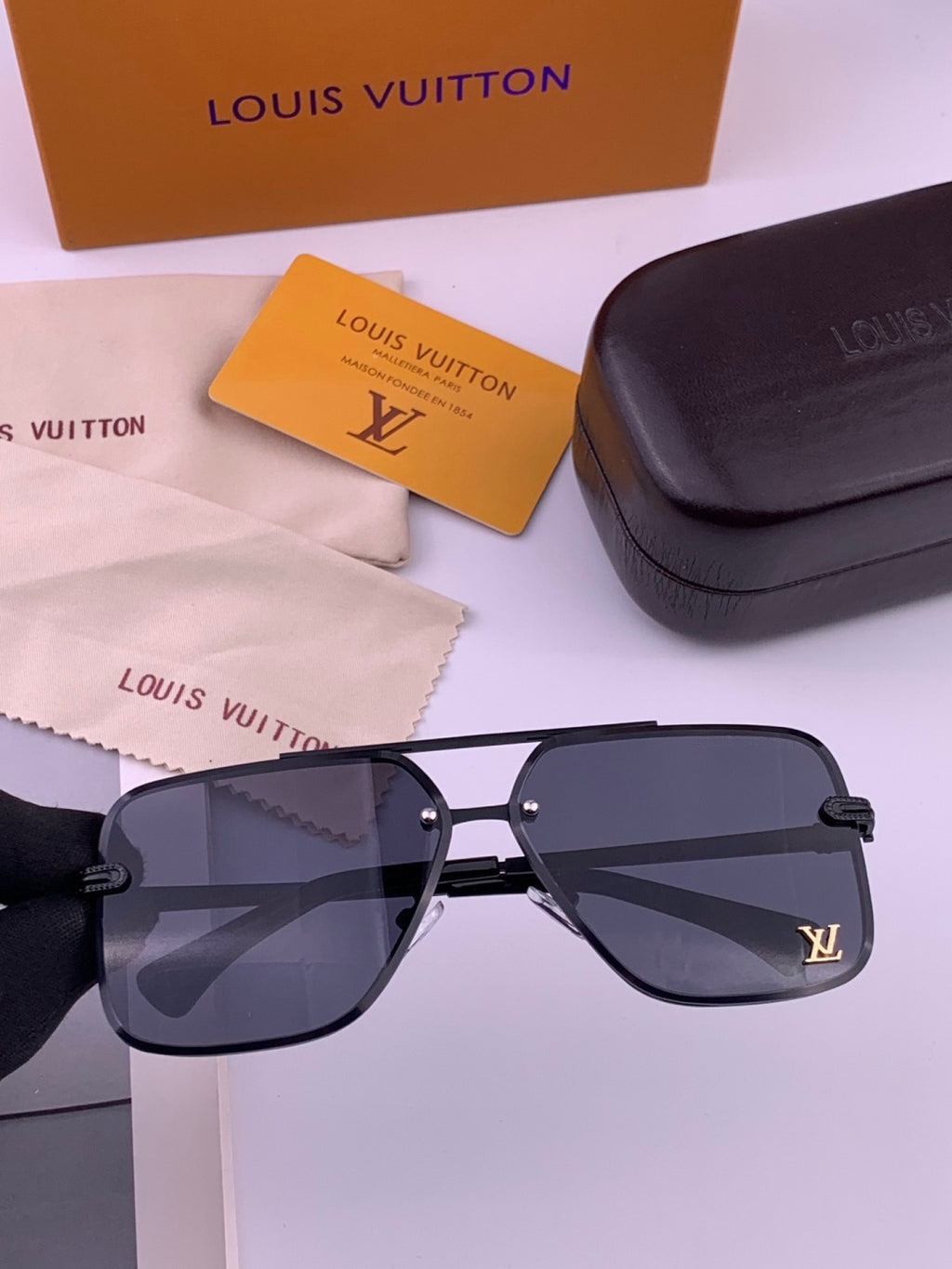 Louis Vuitton L91747 Aviator Orange Lens Sunglasses for Men & Women - 381834