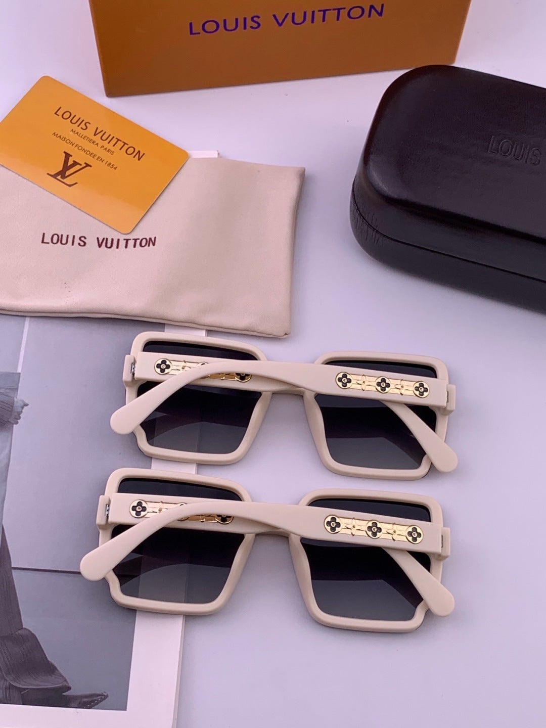 Louis Vuitton L1007 Polarized Square Brown Lens Sunglasses for Men & Women - detail image 6