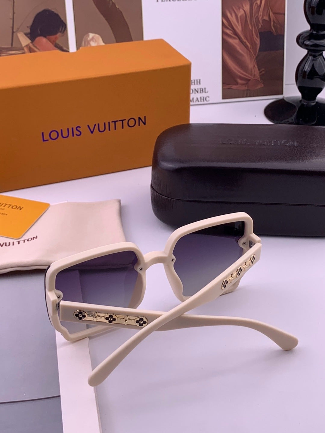 Louis Vuitton L1007 Polarized Square Brown Lens Sunglasses for Men & Women - detail image 4