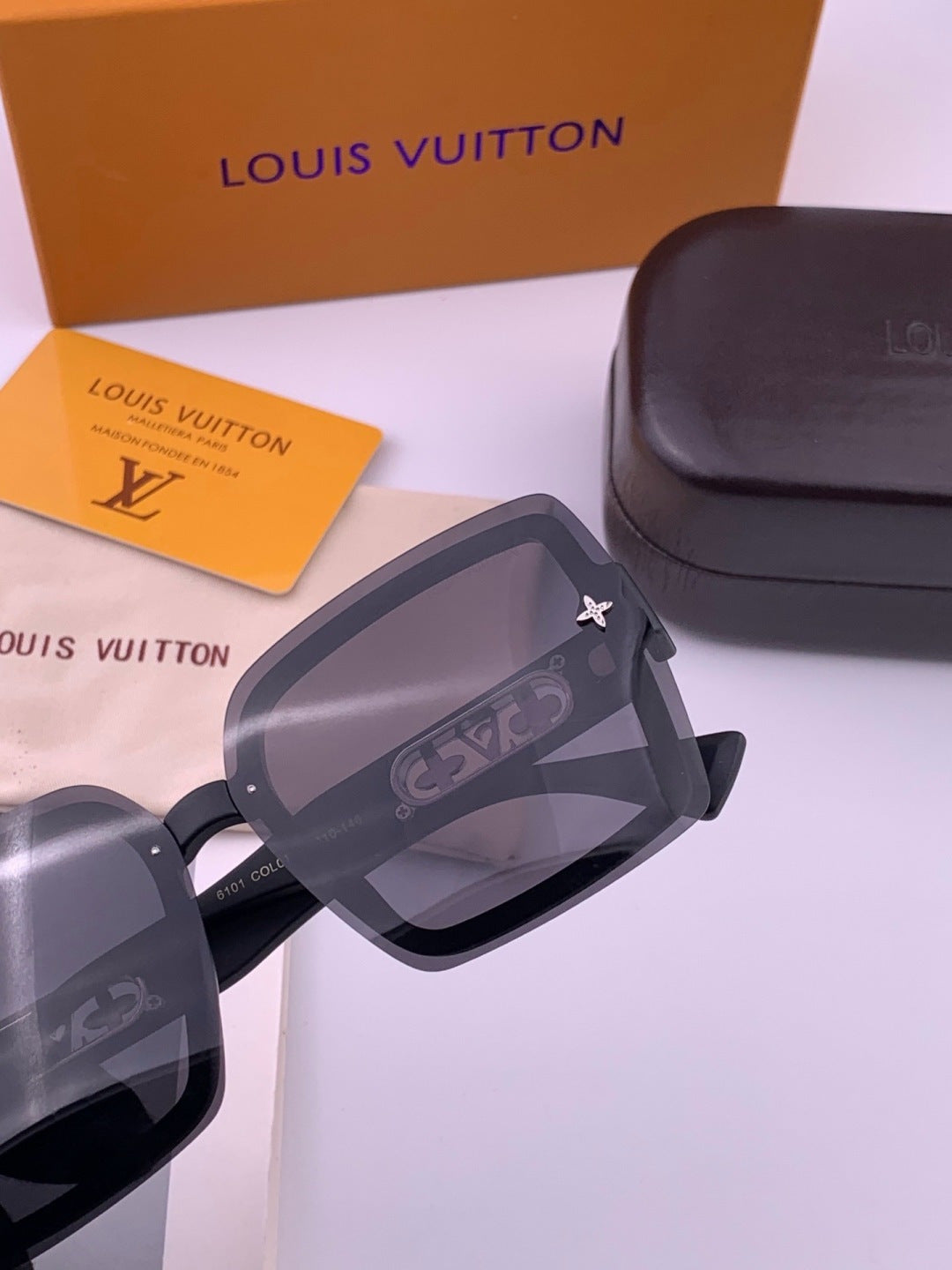 Louis Vuitton Polarized Square Brown Lens Sunglasses for Men & Women - 381837 - detail image 5