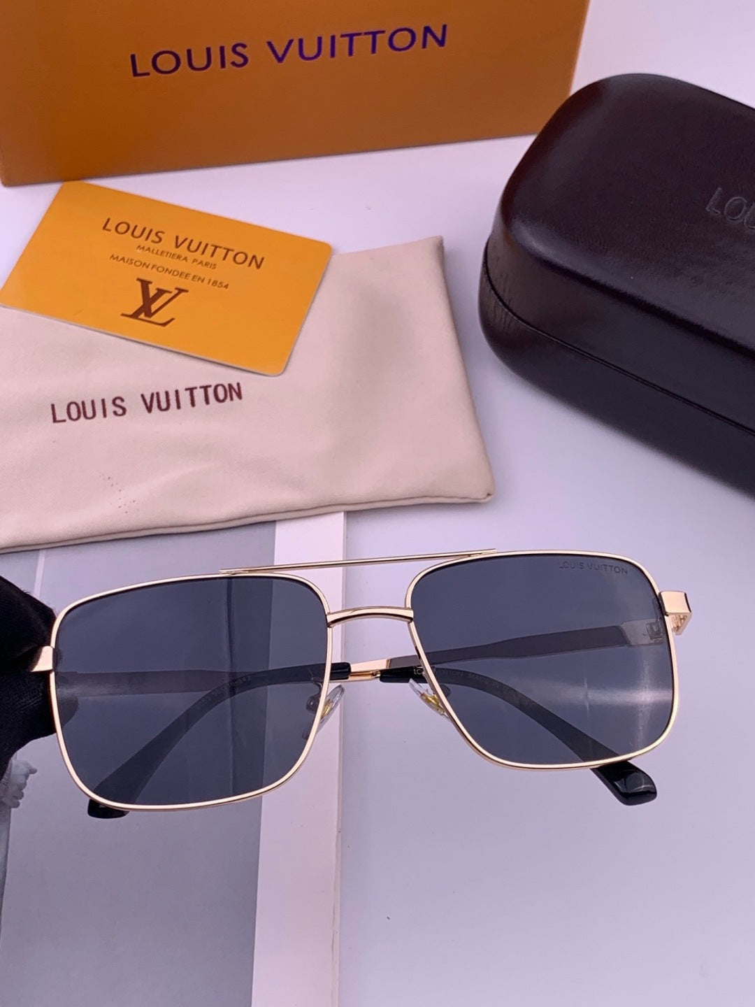 Louis Vuitton L3905 Aviator Gray Lens Sunglasses for Men & Women - 381840