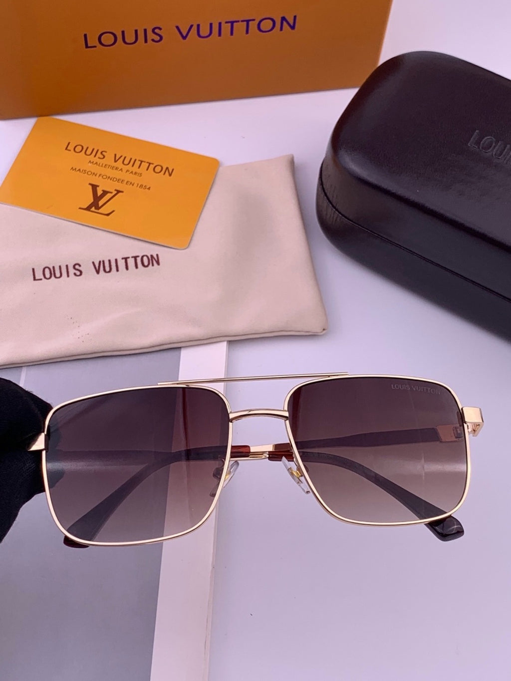 Louis Vuitton L3905 Aviator Gray Lens Sunglasses for Men & Women - 381840 - detail image 3