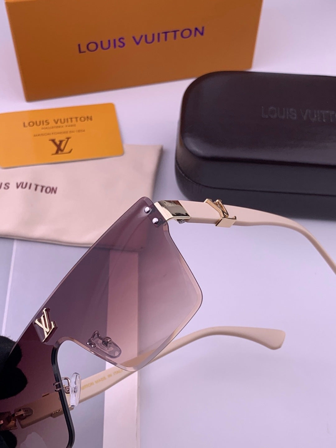 Louis Vuitton L36000 Oversized Purple Lens Sunglasses for Men & Women - 381841 - detail image 3
