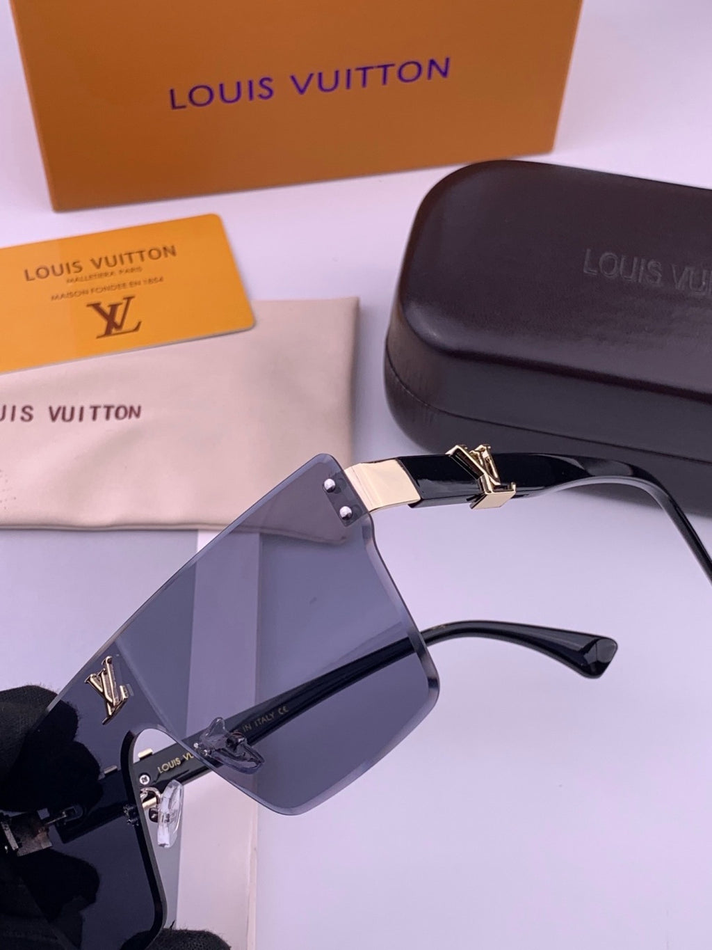 Louis Vuitton L36000 Oversized Blue Lens Sunglasses for Men & Women - 381842 - detail image 3