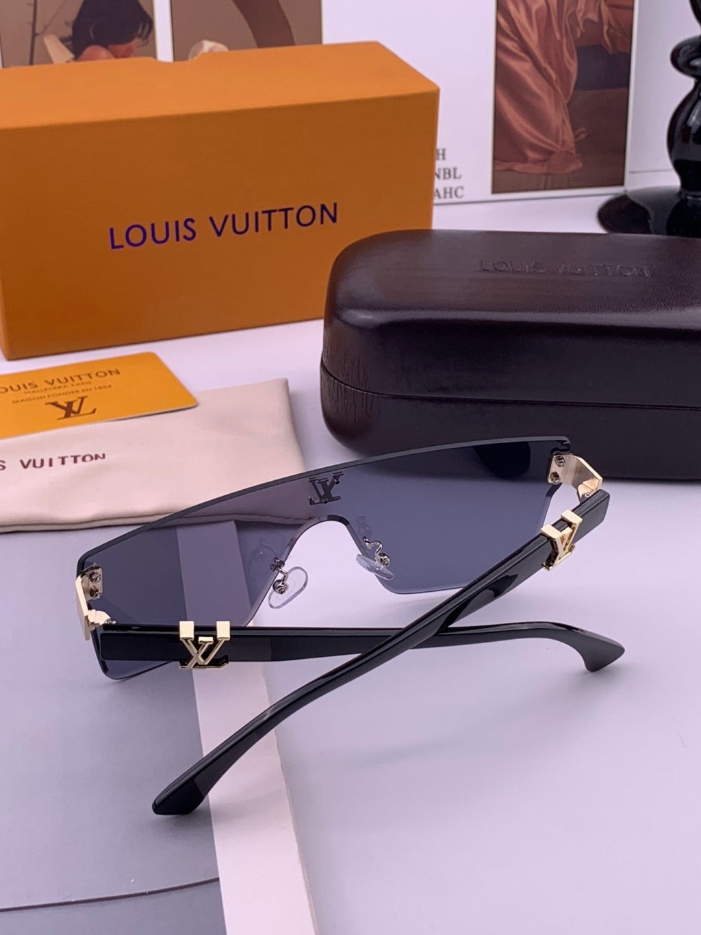 Louis Vuitton L36000 Oversized Blue Lens Sunglasses for Men & Women - 381842 - detail image 7