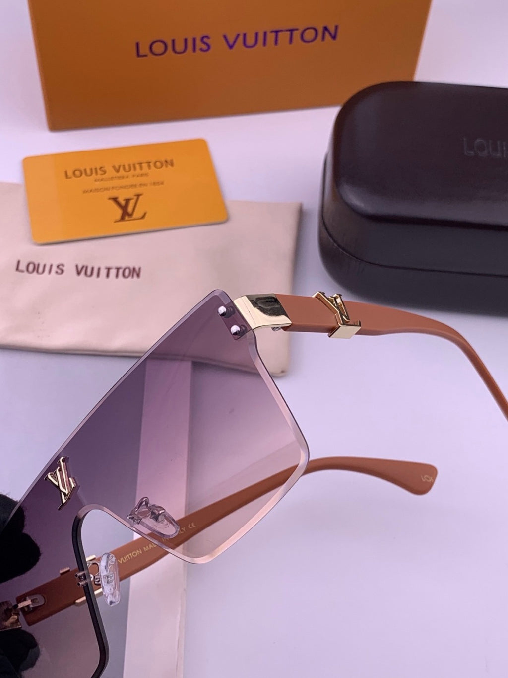 Louis Vuitton L36000 Oversized Purple Lens Sunglasses for Men & Women - 381843 - detail image 3