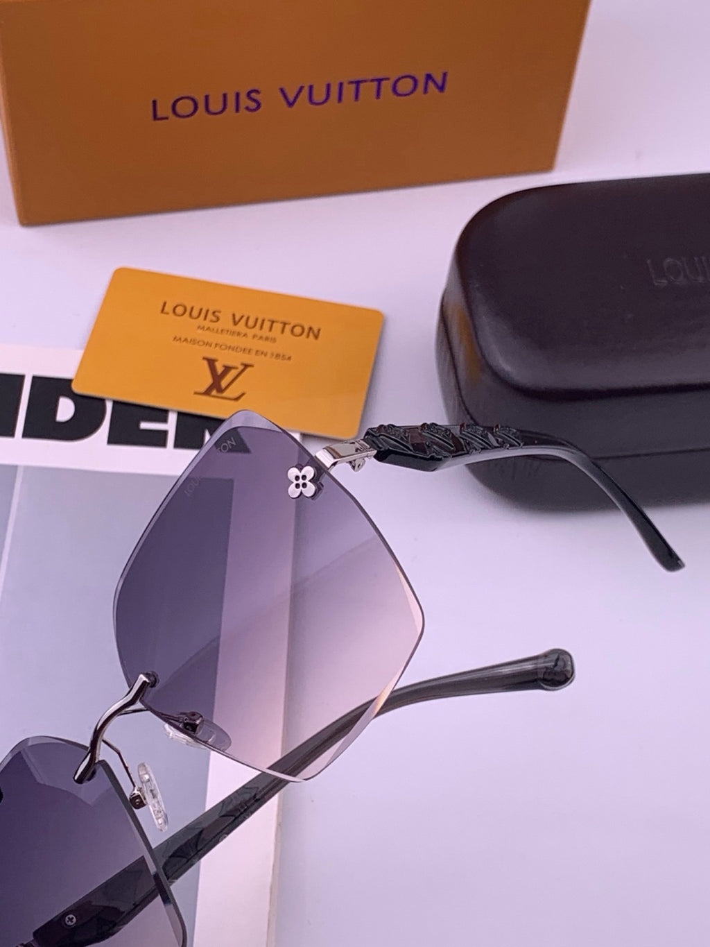 Louis Vuitton L8612 Square Gold Lens Sunglasses for Men & Women - 381825 - detail image 3