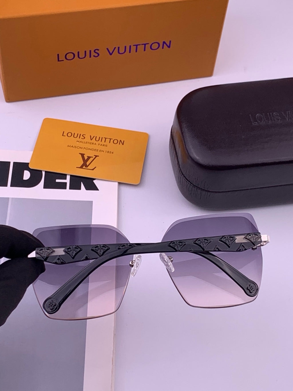 Louis Vuitton L8612 Square Gold Lens Sunglasses for Men & Women - 381825 - detail image 7