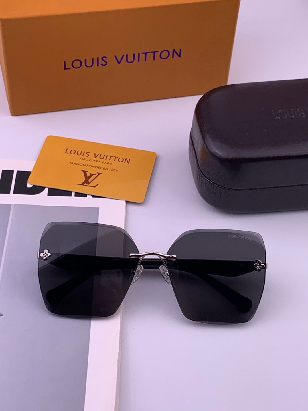 Louis Vuitton L8612 Square Gold Lens Sunglasses for Men & Women - 381826 - detail image 5