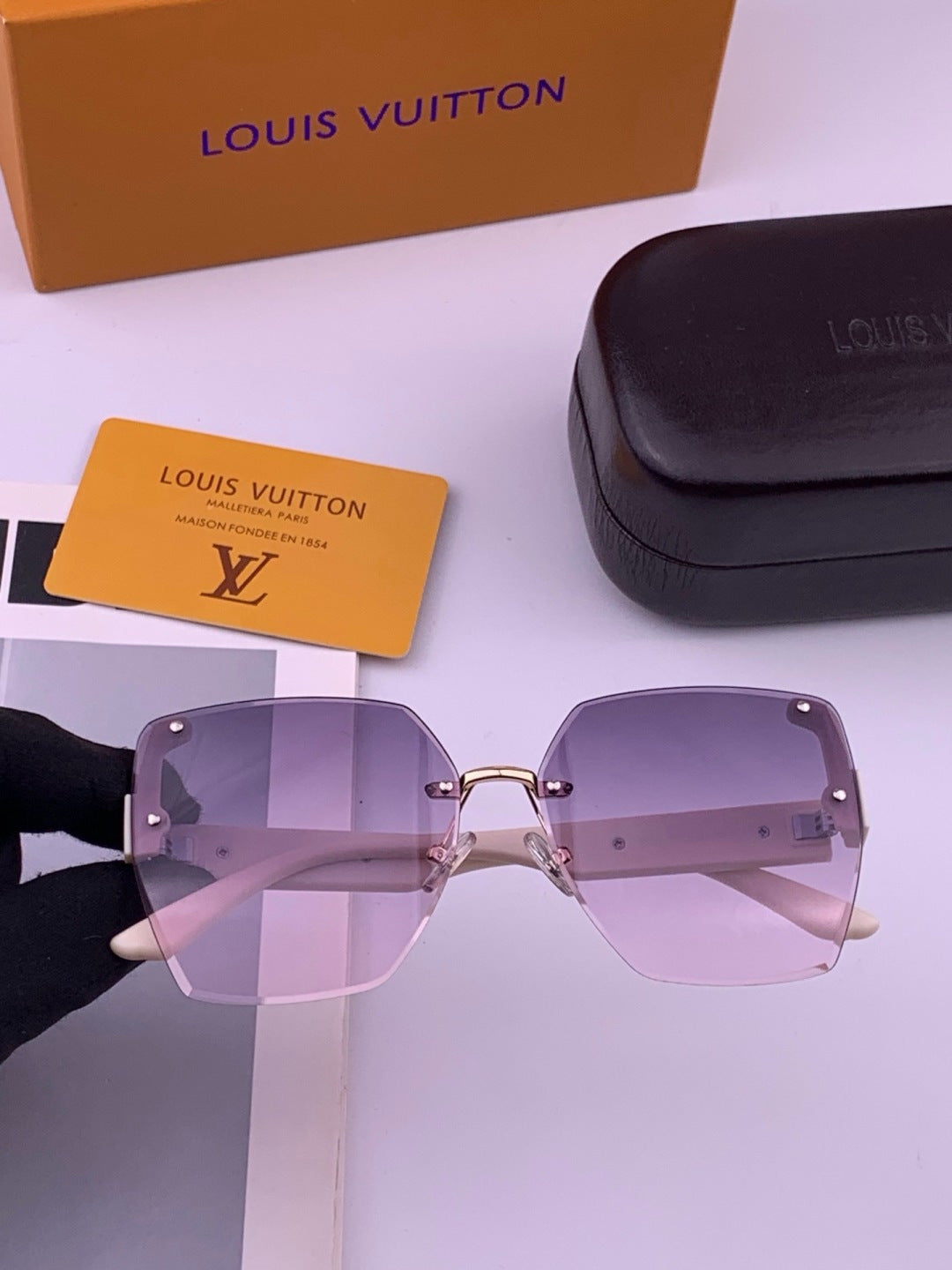 Louis Vuitton L6519 Polarized Square Brown Lens Sunglasses for Men & - 381827
