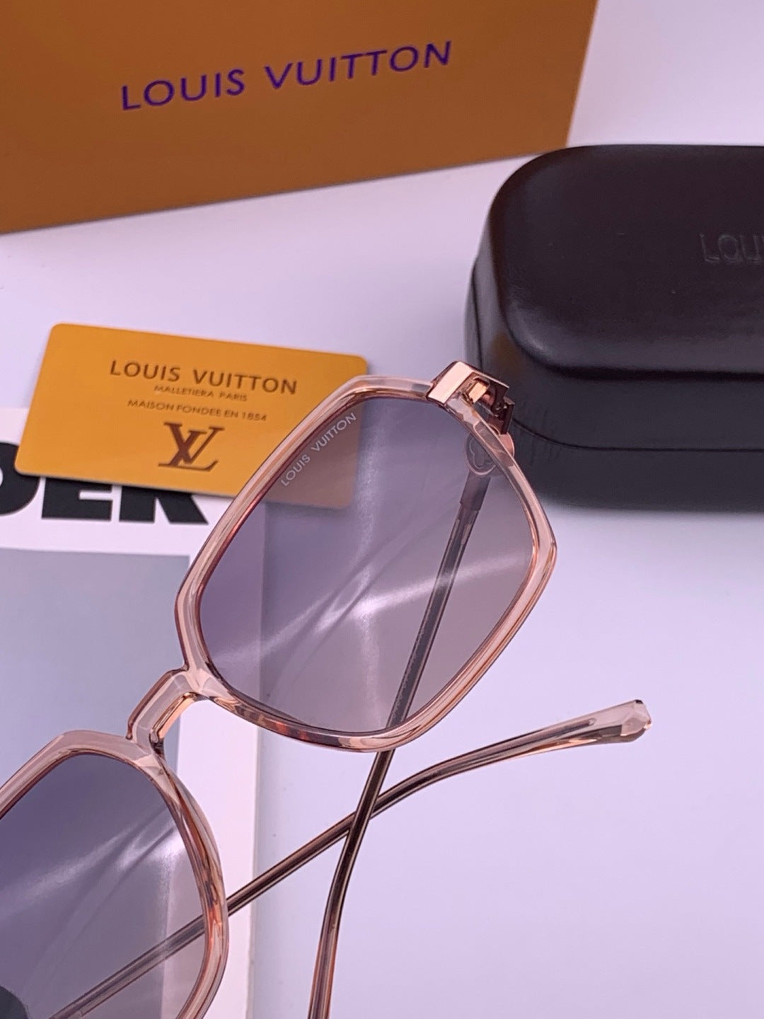 Louis Vuitton Polarized Square Brown Lens Sunglasses for Men & Women - 381829 - detail image 5