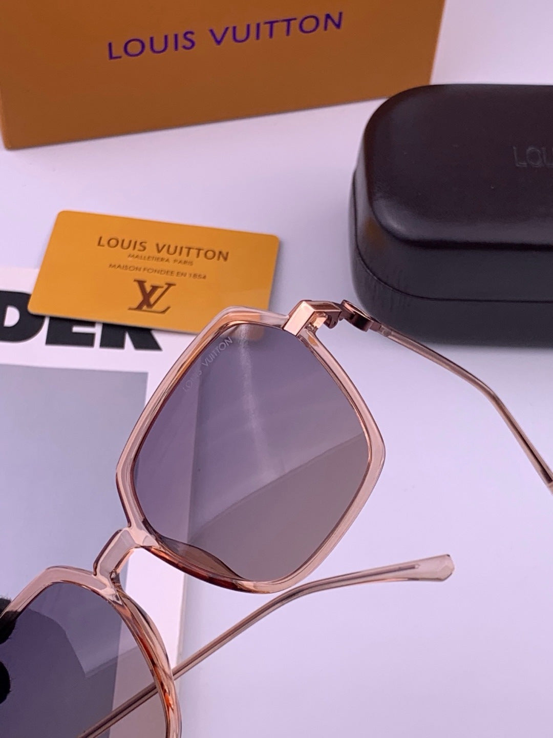 Louis Vuitton Polarized Square Brown Lens Sunglasses for Men & Women - 381829 - detail image 3