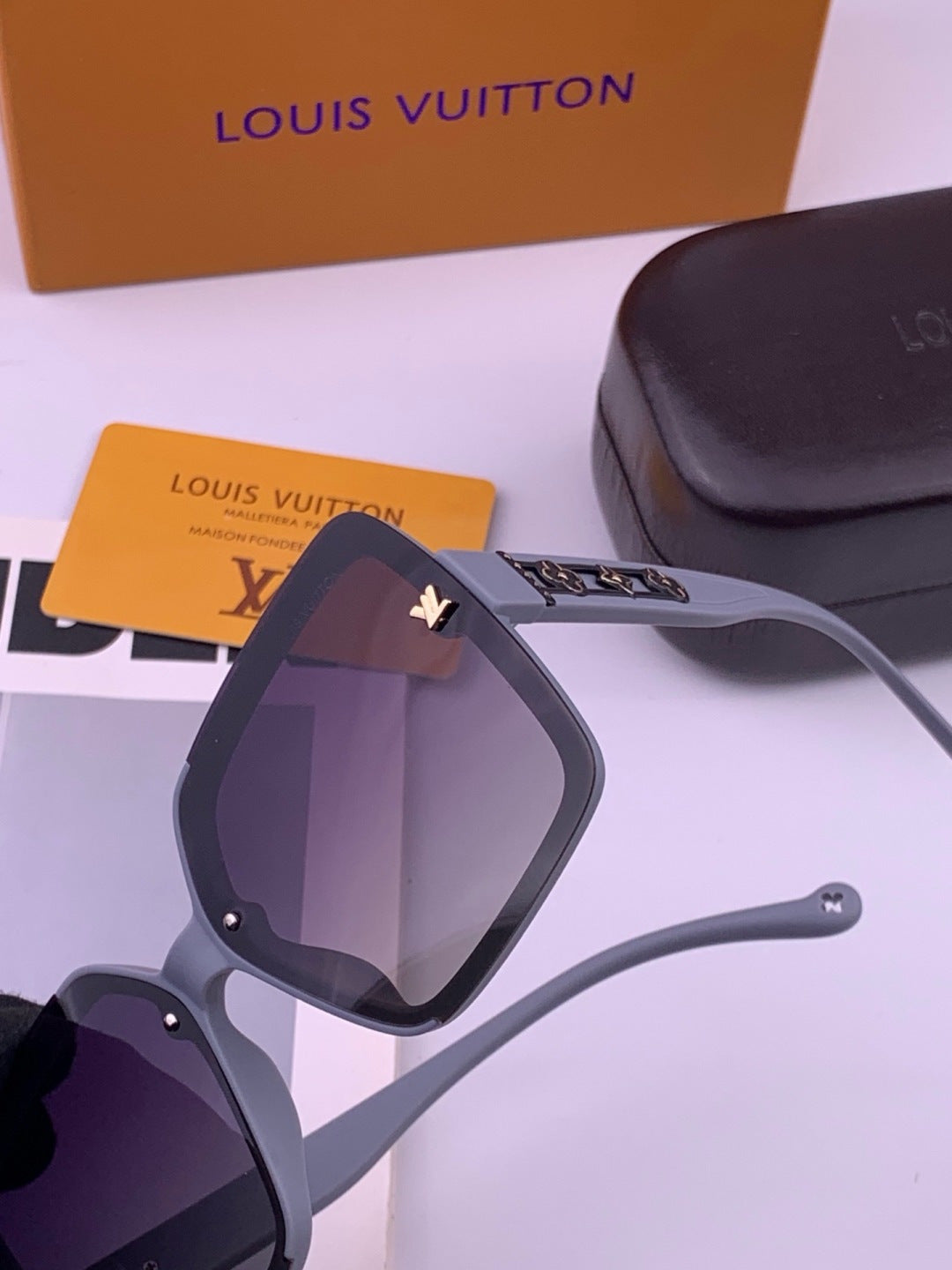 Louis Vuitton L5710 Polarized Square Gold Lens Sunglasses for Men & W - 381830 - detail image 3