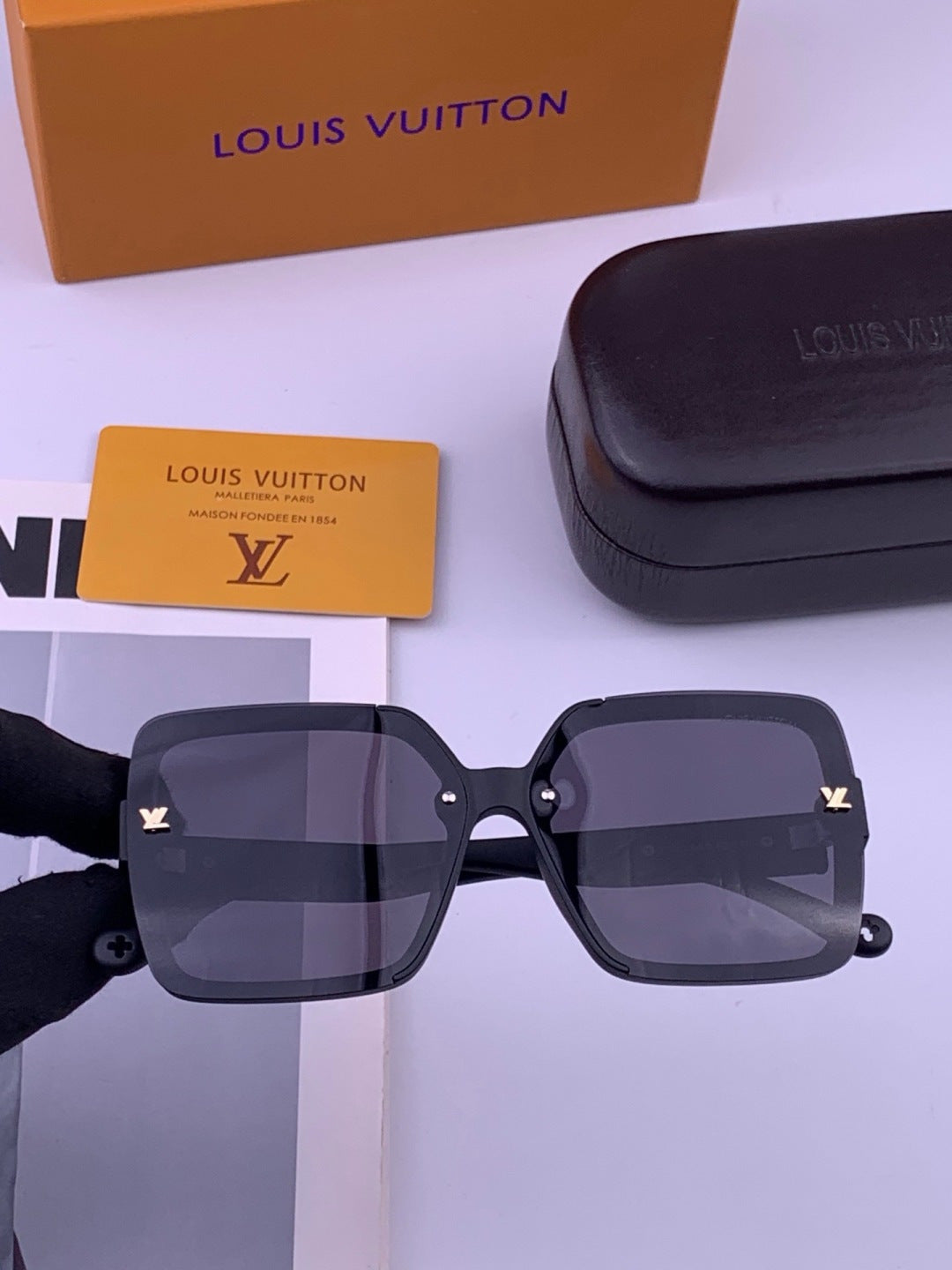 Louis Vuitton L5710 Polarized Square Brown Lens Sunglasses for Men & - 381831