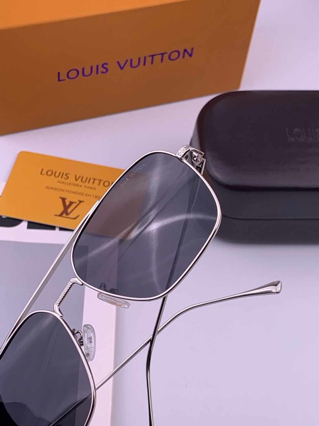 Louis Vuitton L1805 Polarized Aviator Orange Lens Sunglasses for Men - 381821 - detail image 6