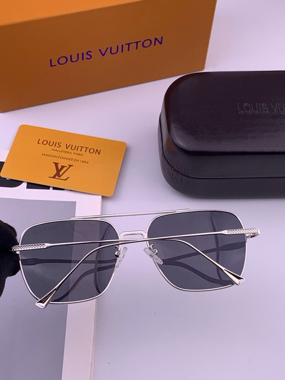 Louis Vuitton L1805 Polarized Aviator Orange Lens Sunglasses for Men - 381821 - detail image 4