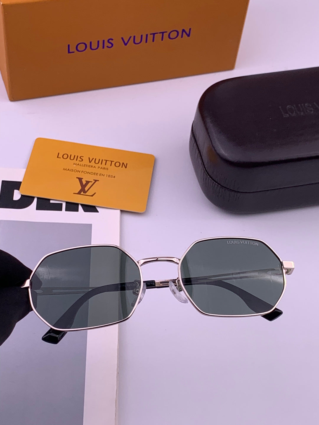 Louis Vuitton L6339 Polarized Aviator Gold Lens Sunglasses for Men & - 381809