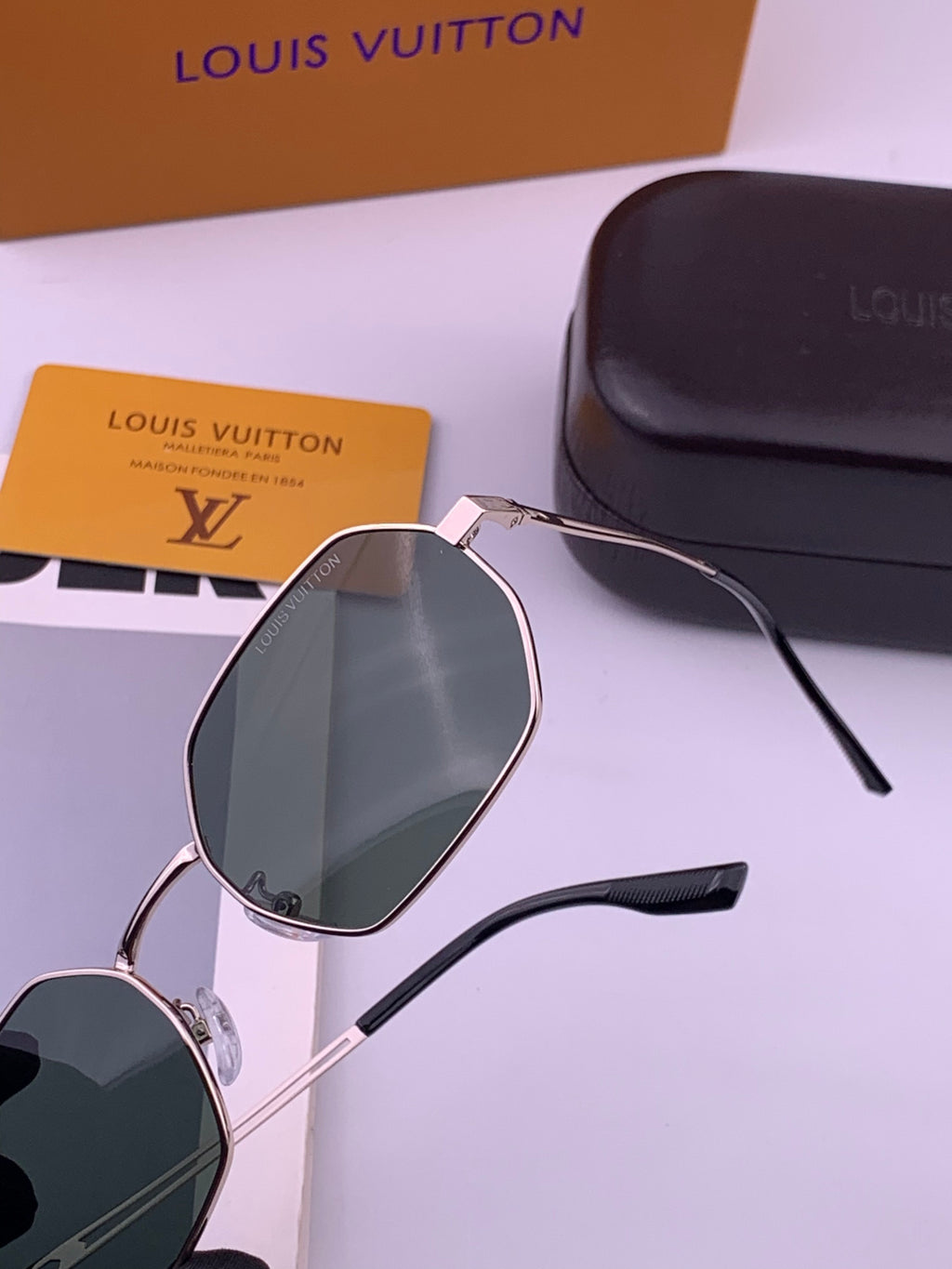 Louis Vuitton L6339 Polarized Aviator Gold Lens Sunglasses for Men & - 381809 - detail image 3