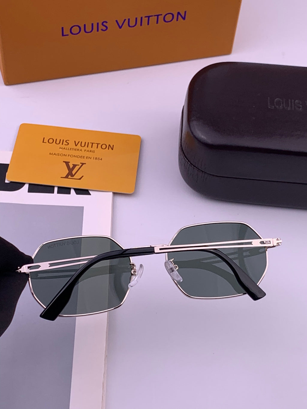 Louis Vuitton L6339 Polarized Aviator Gold Lens Sunglasses for Men & - 381809 - detail image 6