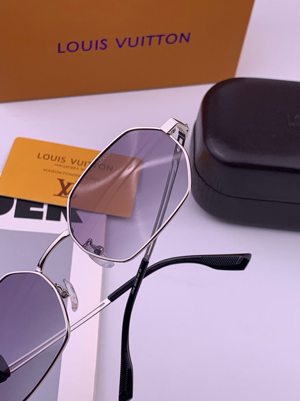 Louis Vuitton L6339 Polarized Aviator Black Lens Sunglasses for Men & - 381810 - detail image 4