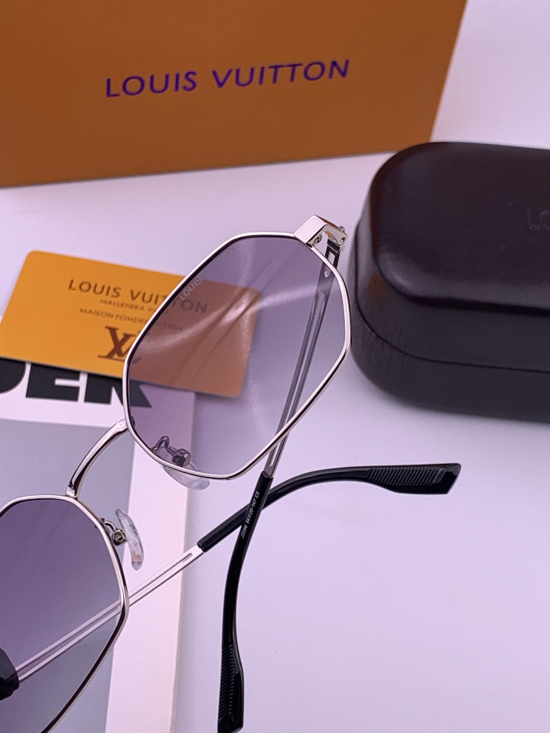 Louis Vuitton L6339 Polarized Aviator Black Lens Sunglasses for Men & - 381810 - detail image 4
