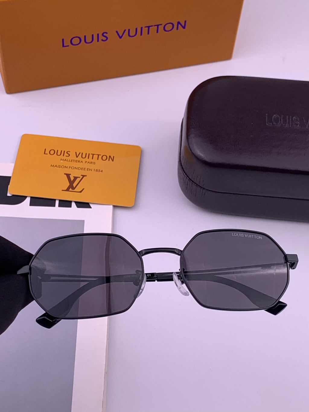 Louis Vuitton L6339 Polarized Aviator Gold Lens Sunglasses for Men & - 381811