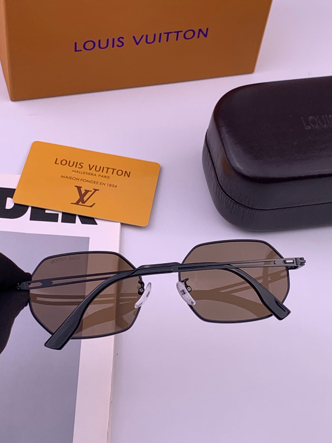 Louis Vuitton L6339 Polarized Aviator Gold Lens Sunglasses for Men & - 381812 - detail image 7