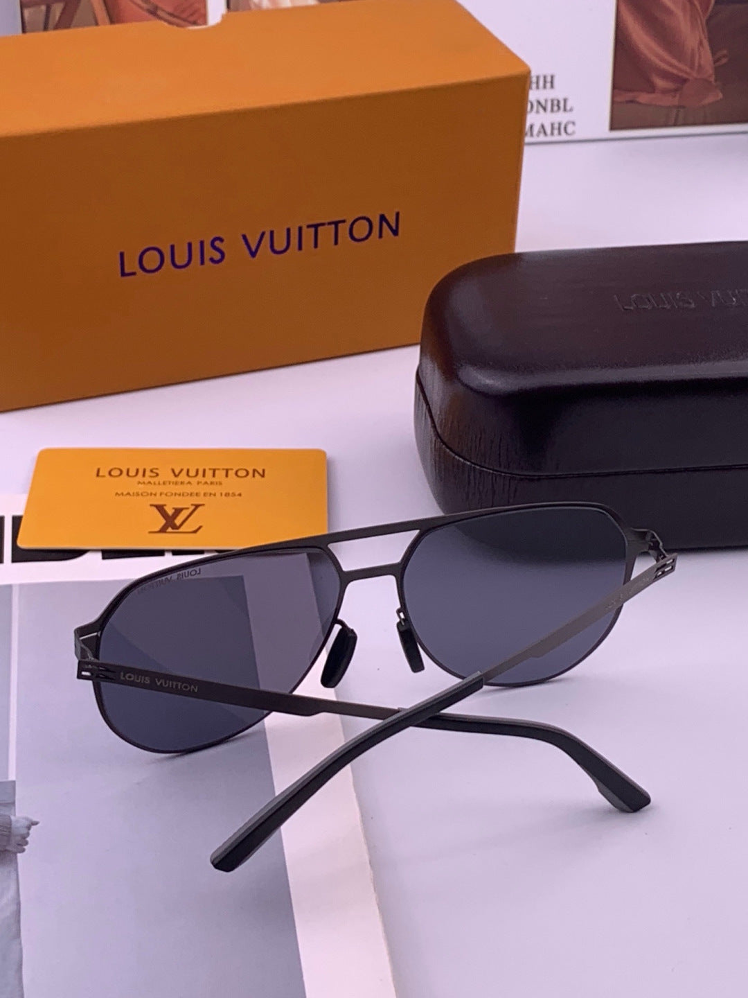 Louis Vuitton L712 Fashion Brown Lens Sunglasses for Men & Women - 381813 - detail image 5