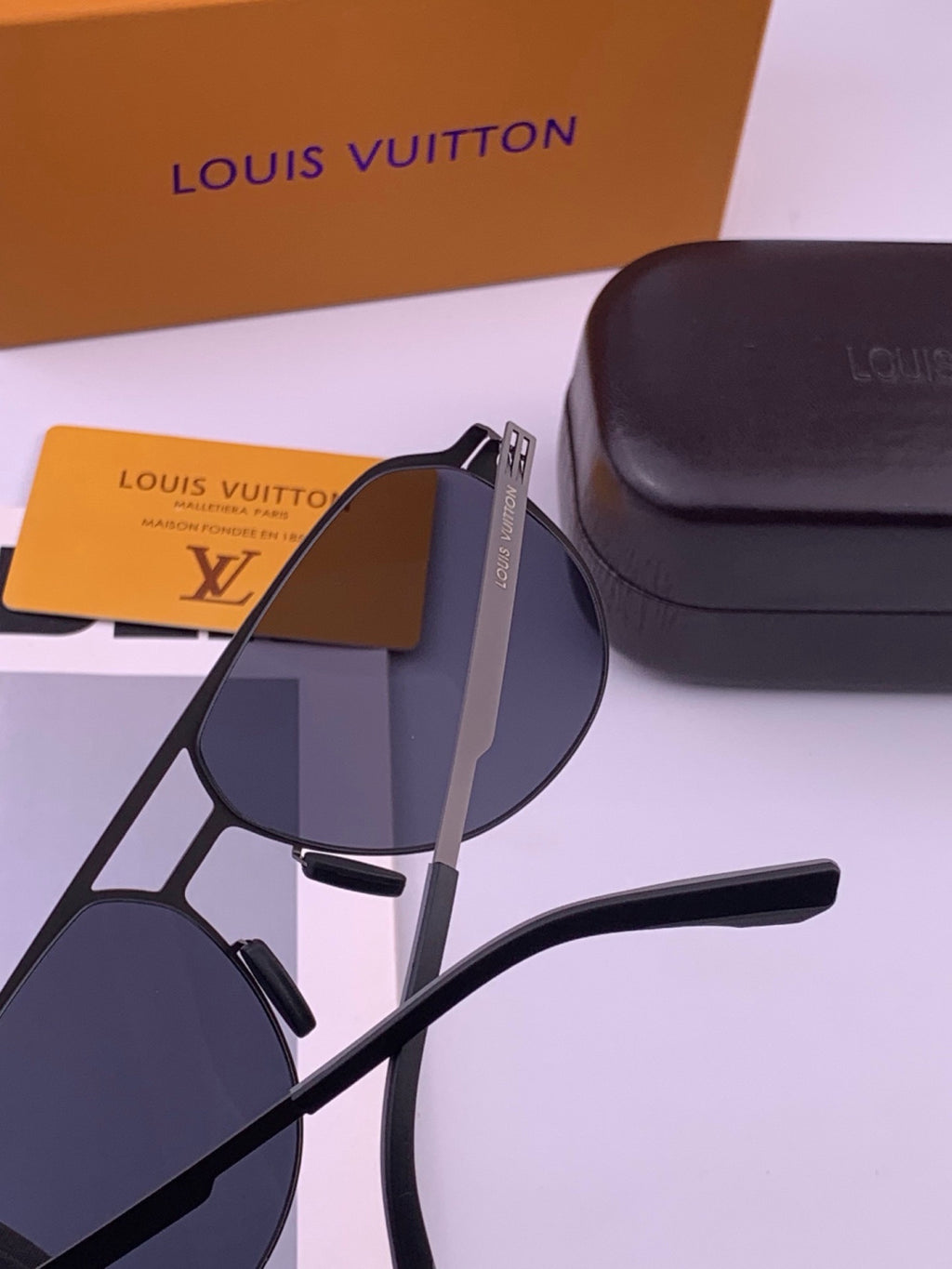 Louis Vuitton L712 Fashion Brown Lens Sunglasses for Men & Women - 381813 - detail image 4