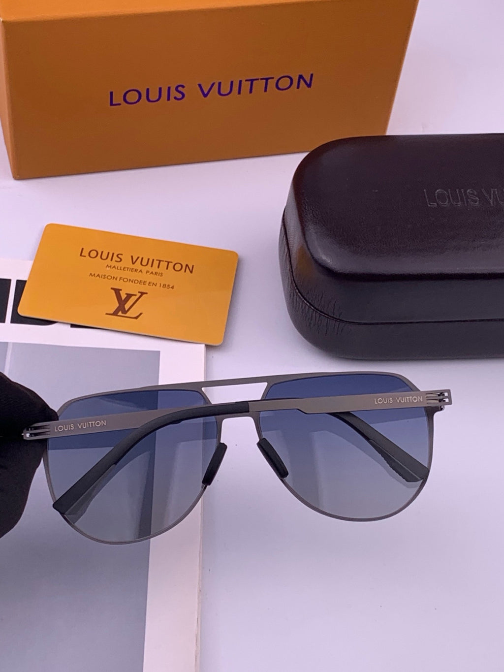 Louis Vuitton L712 Fashion Black Lens Sunglasses for Men & Women - 381814 - detail image 6