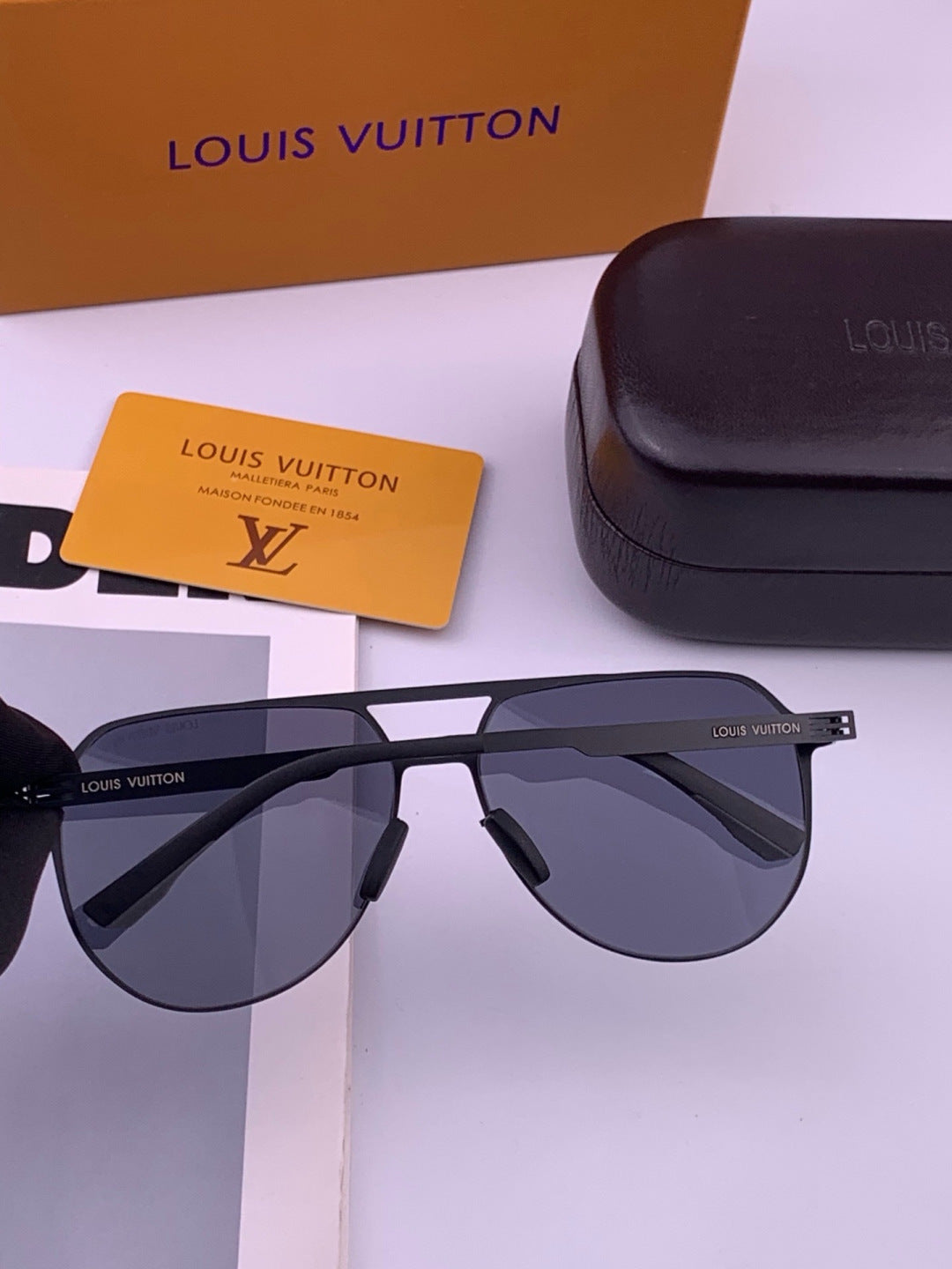 Louis Vuitton L712 Fashion Brown Lens Sunglasses for Men & Women - 381815 - detail image 6
