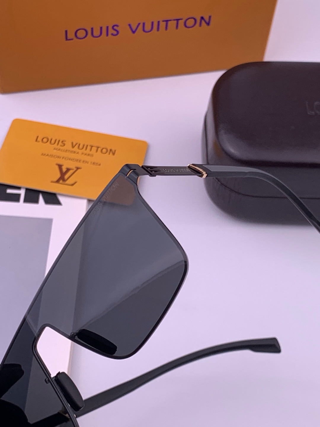 Louis Vuitton L016 Fashion Brown Lens Sunglasses for Men & Women - 381816 - detail image 3