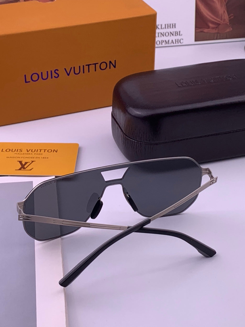 Louis Vuitton L010 Fashion Gold Lens Sunglasses for Men & Women - detail image 5