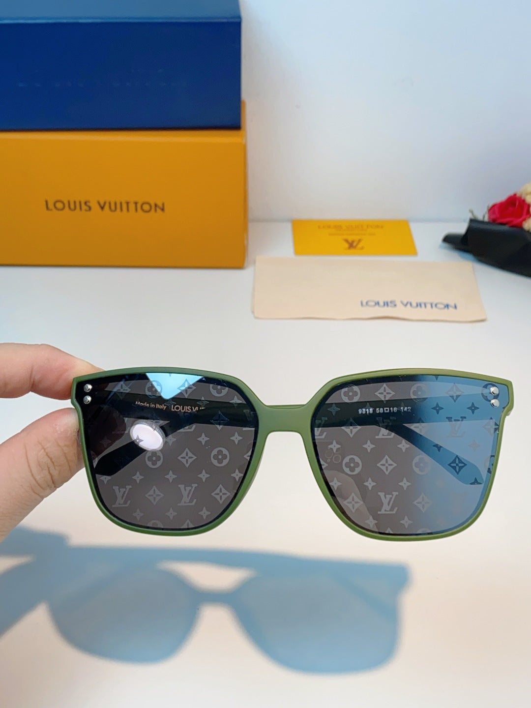 Louis Vuitton Square Black Lens Sunglasses for Men & Women - 398156 - detail image 5