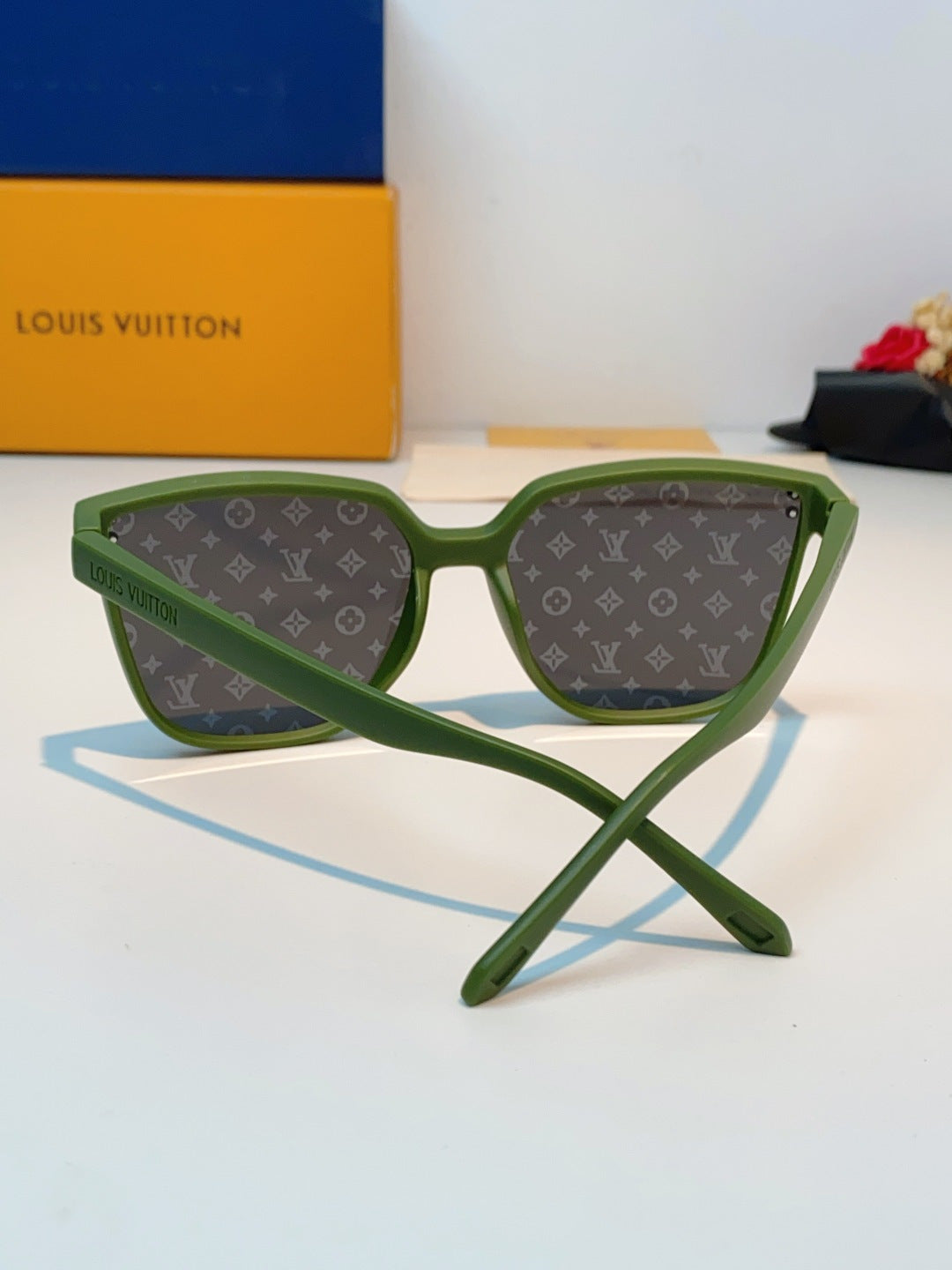 Louis Vuitton Square Black Lens Sunglasses for Men & Women - 398156 - detail image 4