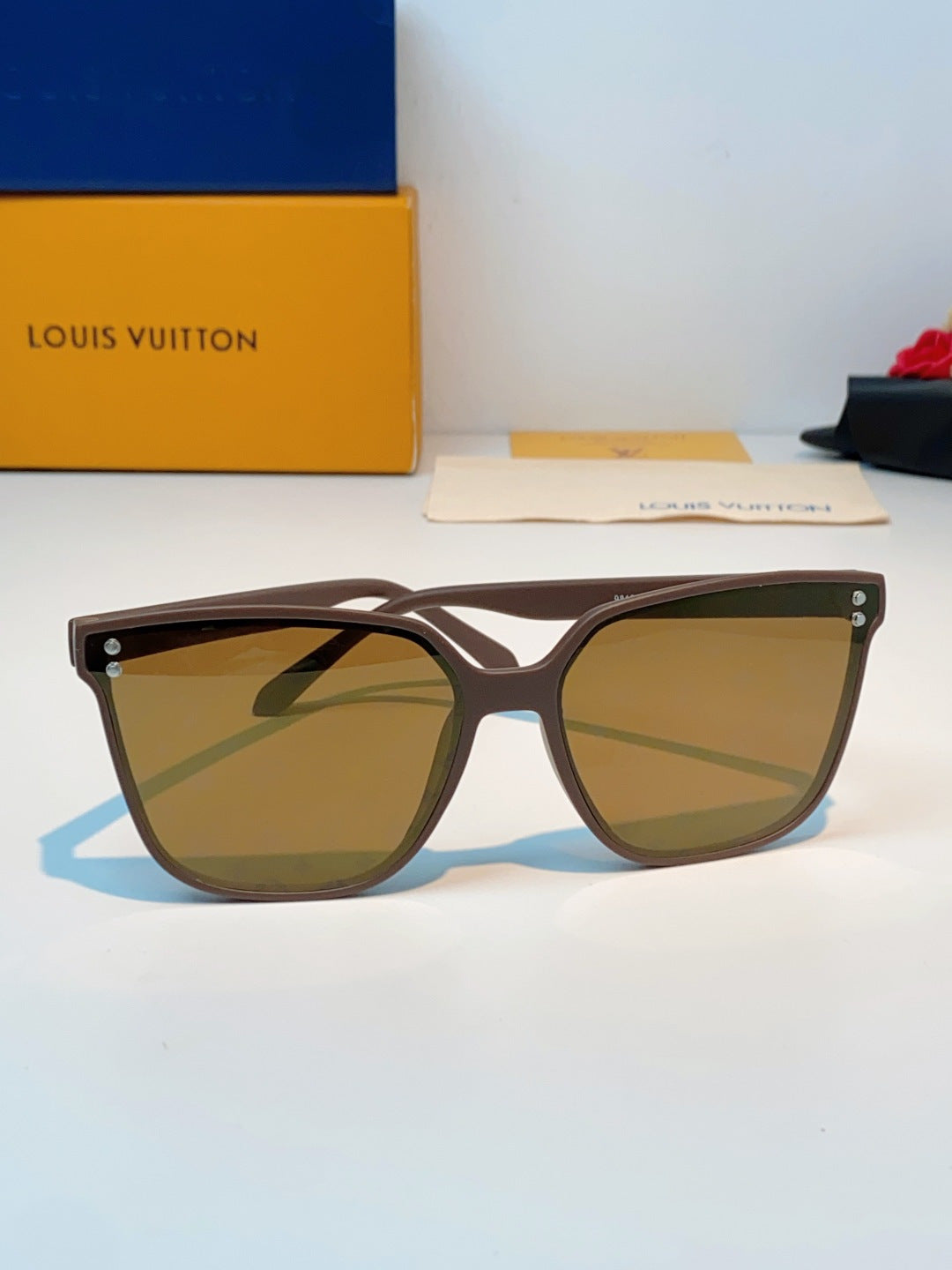 Louis Vuitton Square Brown Lens Sunglasses for Men & Women - 398157 - detail image 3