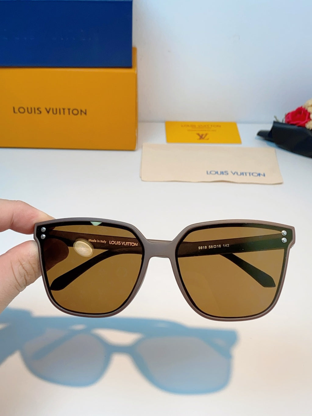 Louis Vuitton Square Brown Lens Sunglasses for Men & Women - 398157 - detail image 5