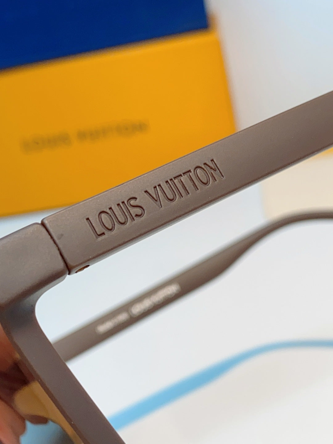 Louis Vuitton Square Brown Lens Sunglasses for Men & Women - 398157 - detail image 9