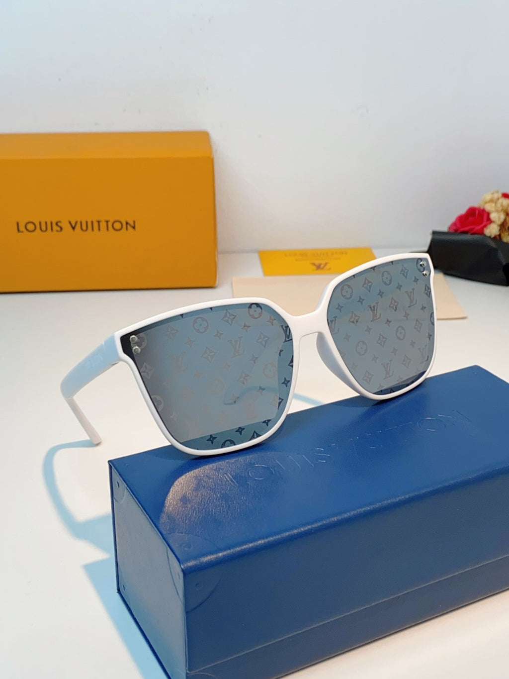 Louis Vuitton Square Gray Lens Sunglasses for Men & Women - 398158 - detail image 11